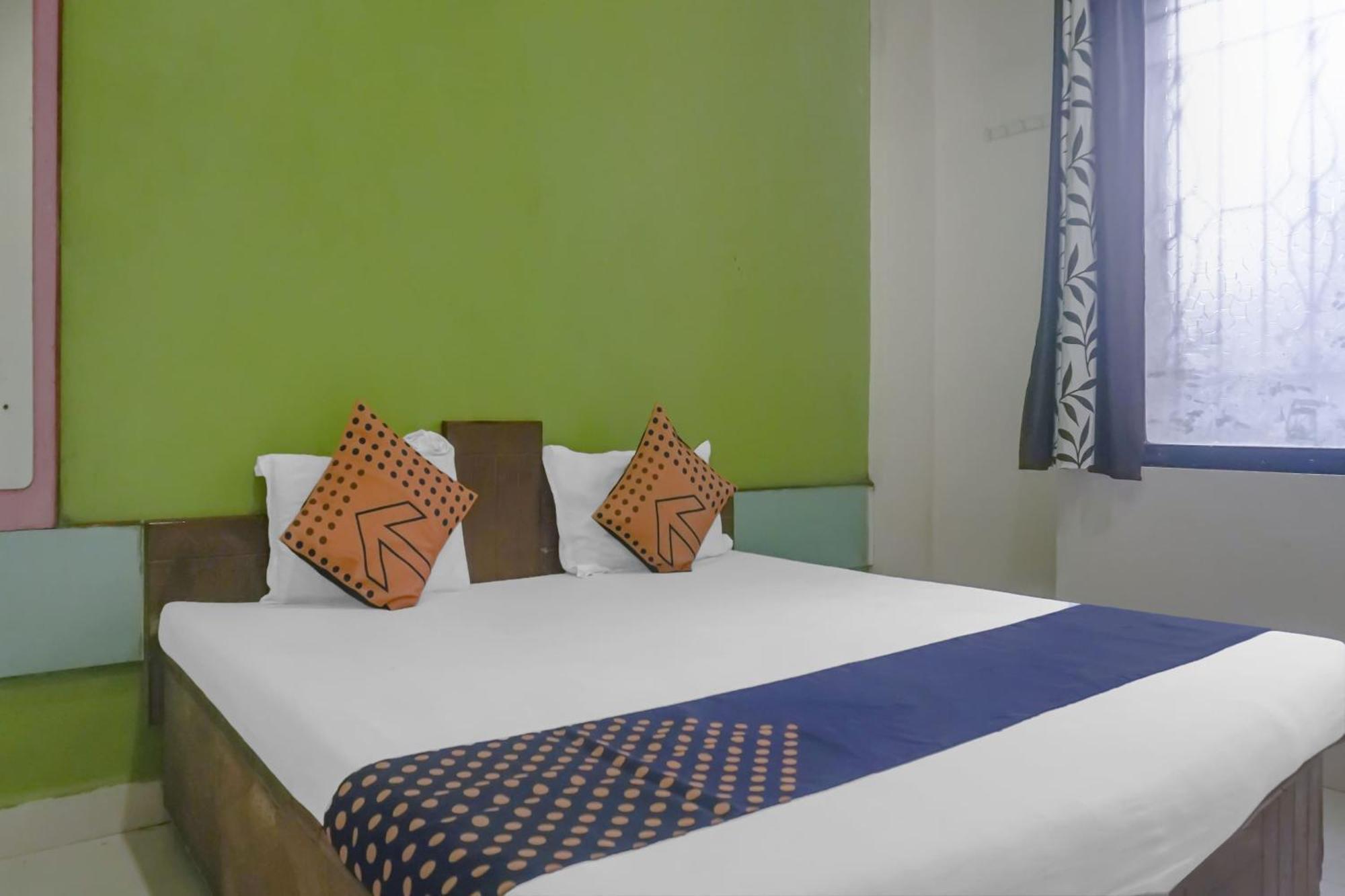 Hotel O Peacock Lodging Kharakvasla Exterior photo